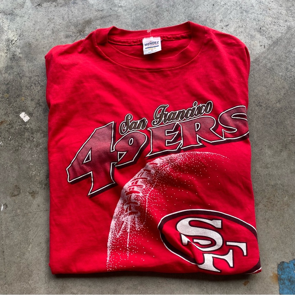 Vintage 90s San Francisco 49ers graphic shirt
Size XL